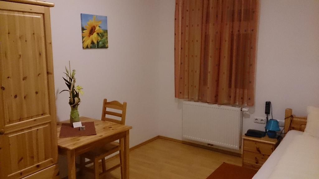 Gasthof Zum Goldenen Pflug Amstetten Habitación foto